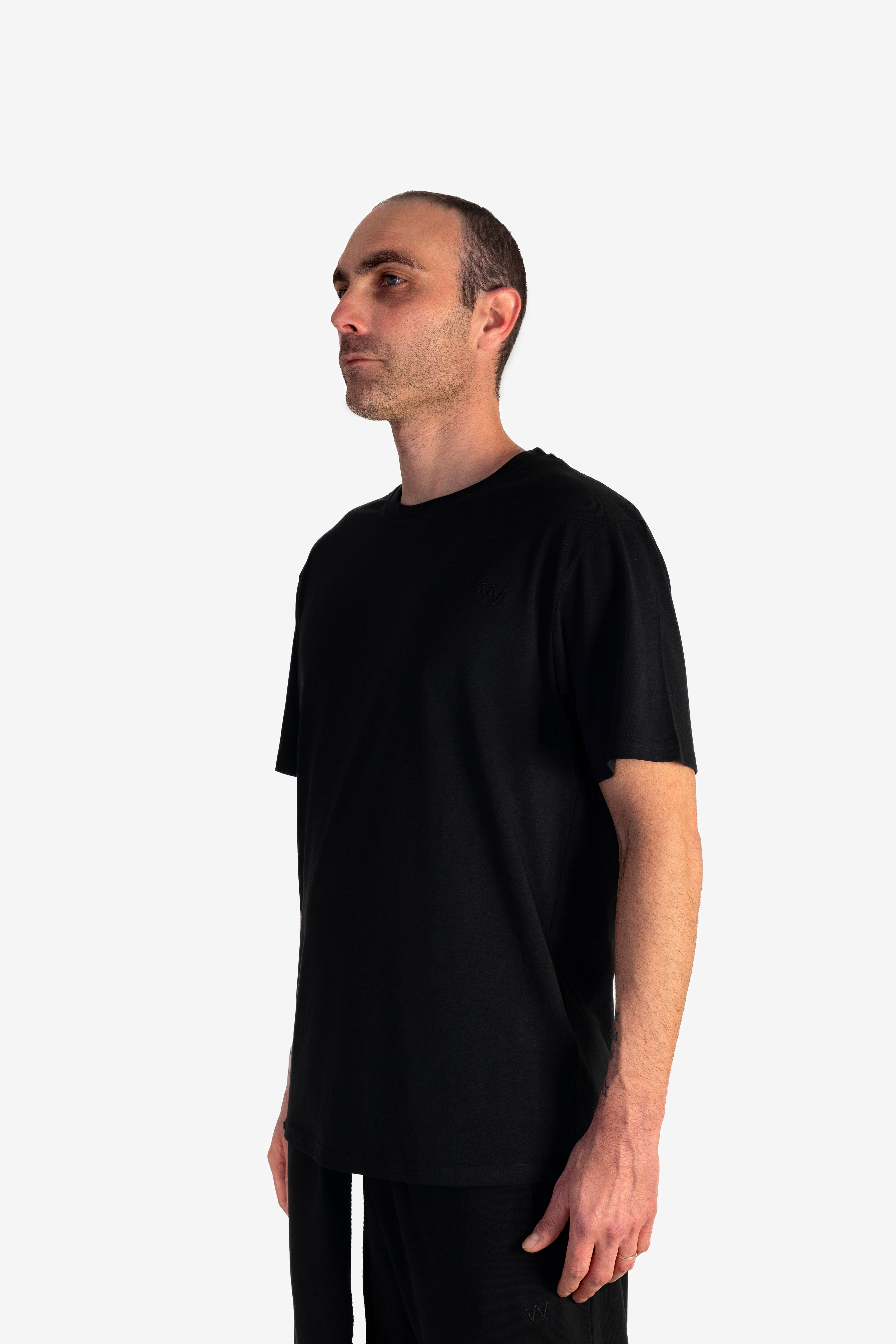 TEE CLASSIC LOGO BLACK - We Are All Ash