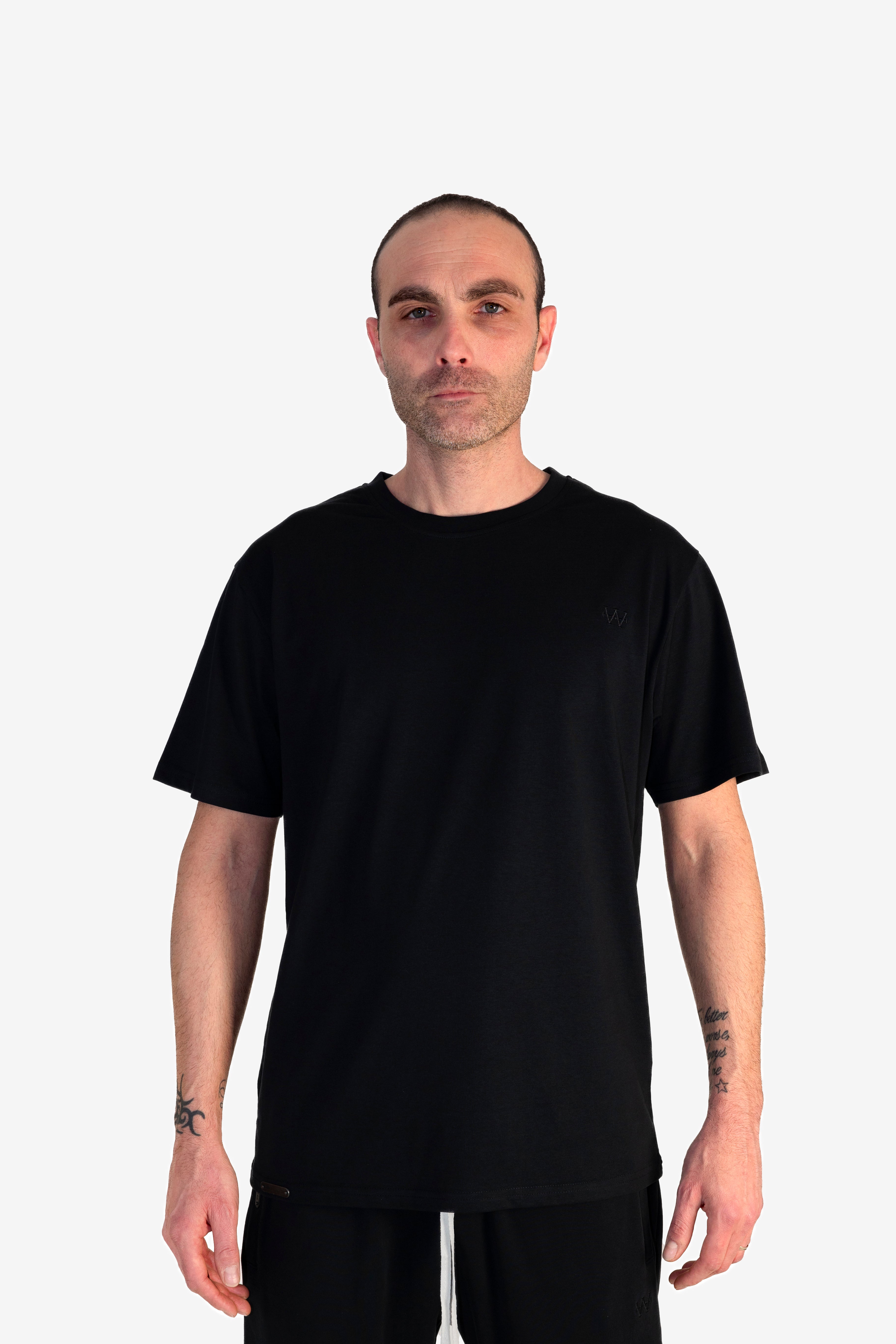 TEE CLASSIC LOGO BLACK - We Are All Ash