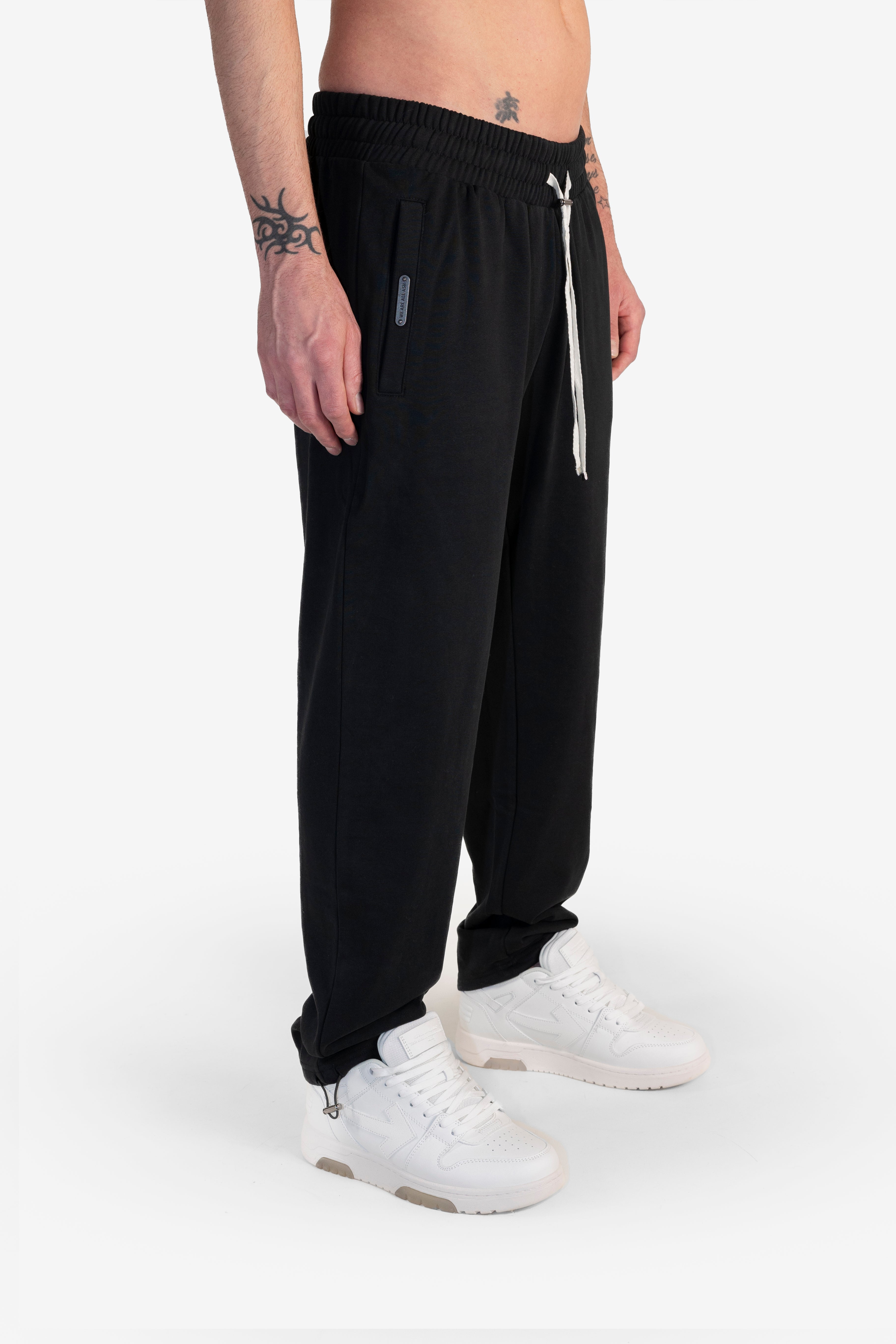 JOGGER CLASSIC LOGO NERO - We Are All Ash