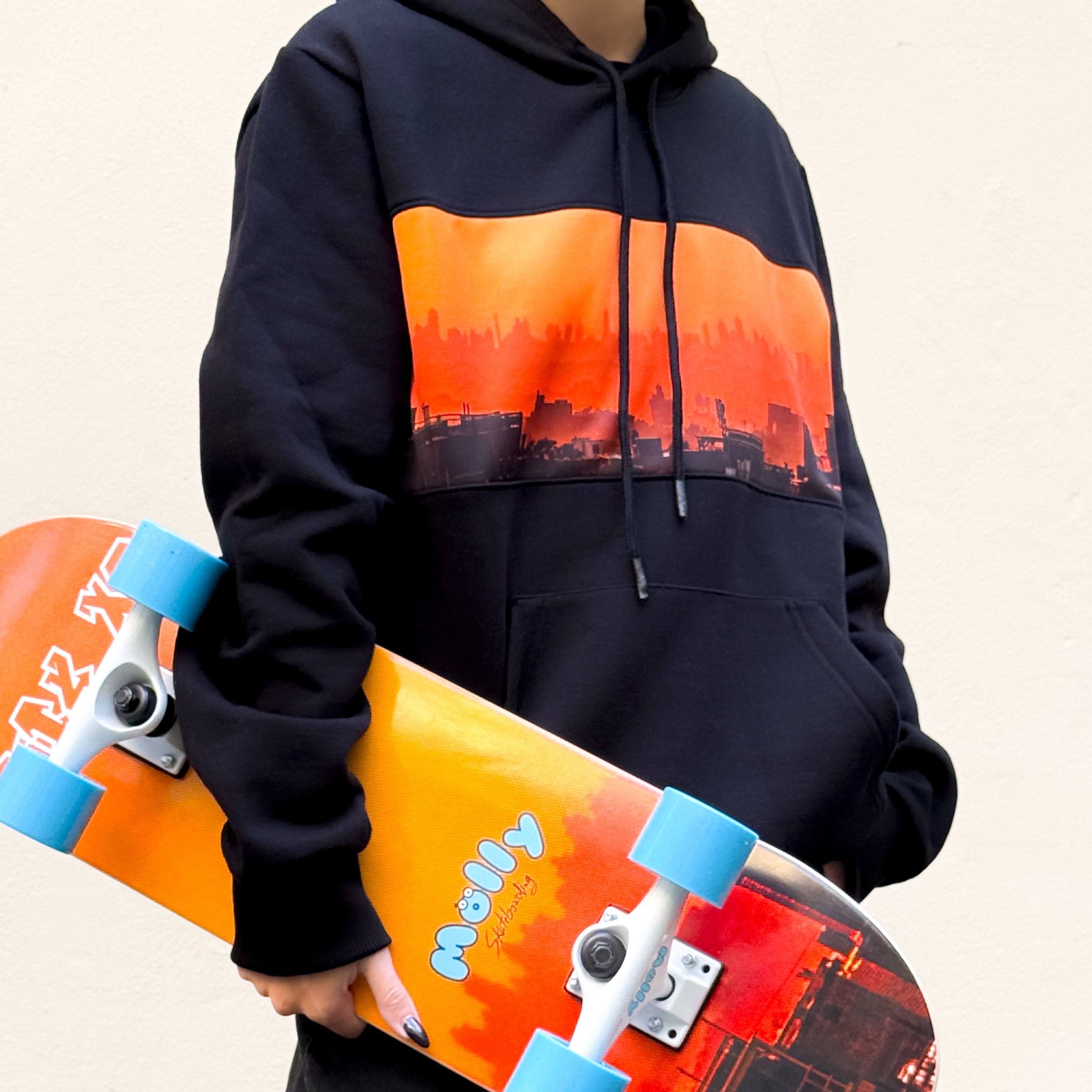 SUNSET HOODIE BLACK / Molly