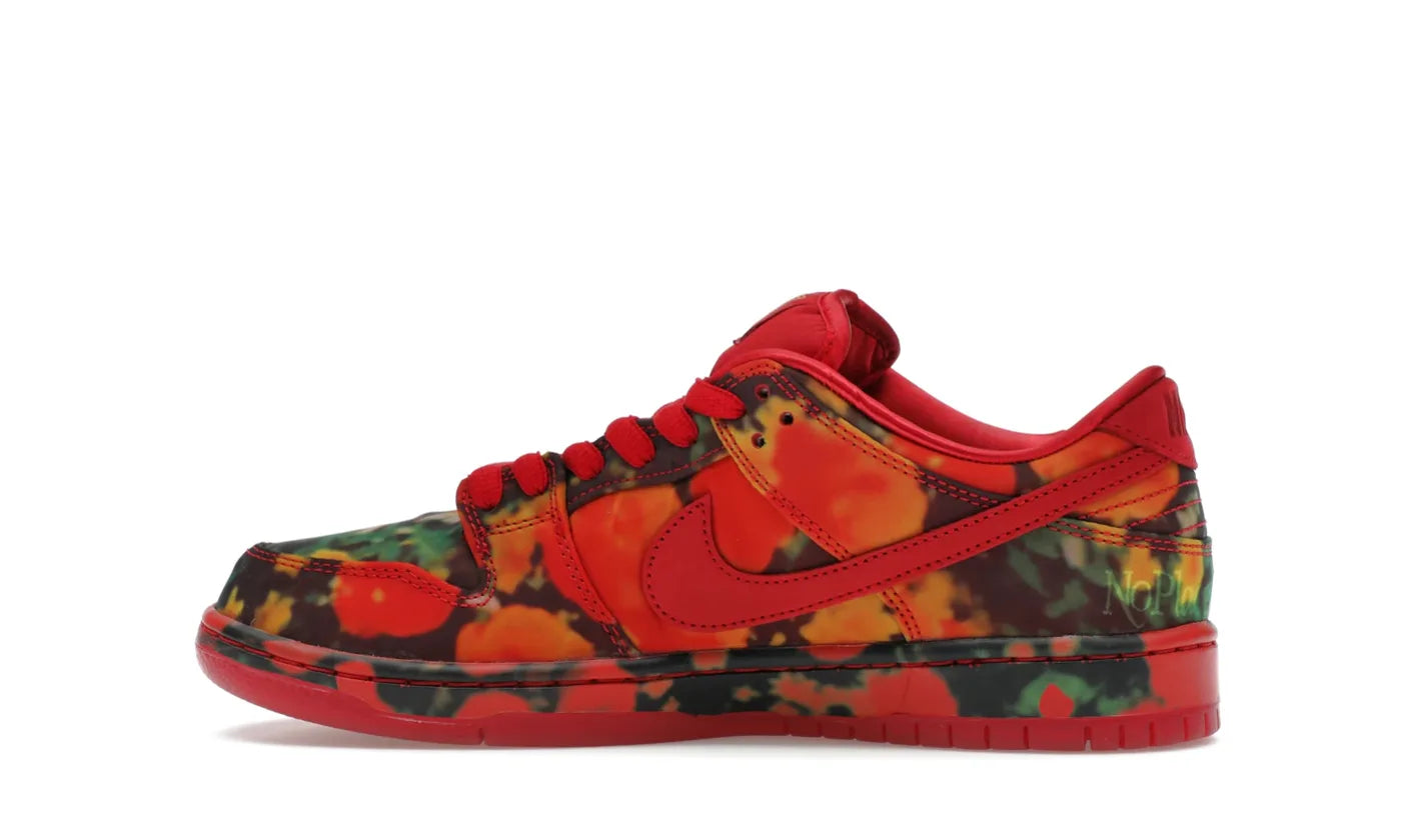 NIKE SB DUNK LOW THE WIZARD OF OZ POPPY FIELD