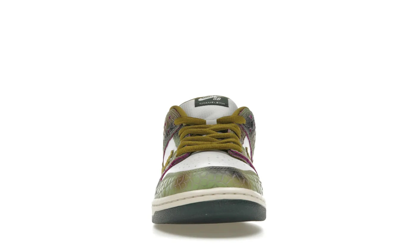 NIKE SB DUNK LOW ALEXIS SABLONE CHAMELEON