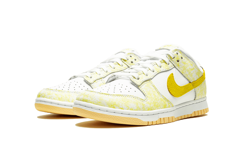 NIKE DUNK LOW YELLOW STRIKE