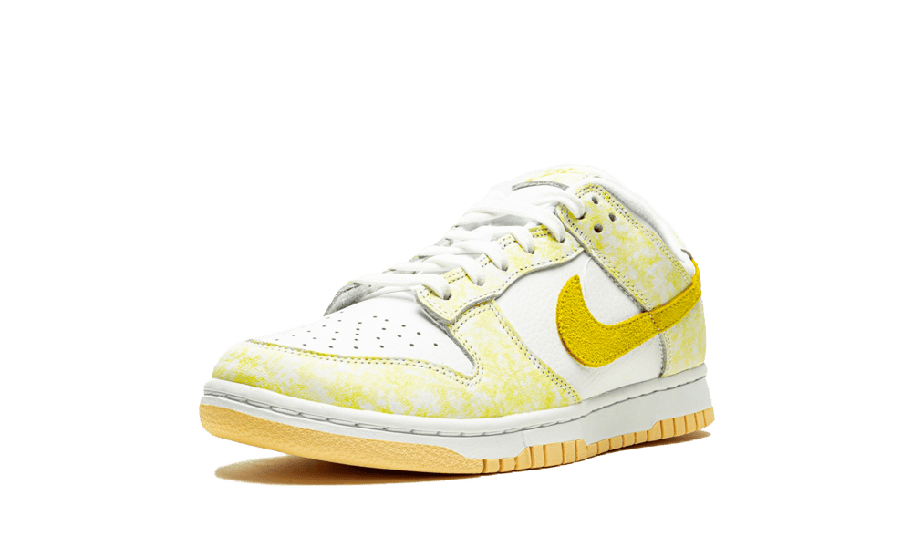 NIKE DUNK LOW YELLOW STRIKE