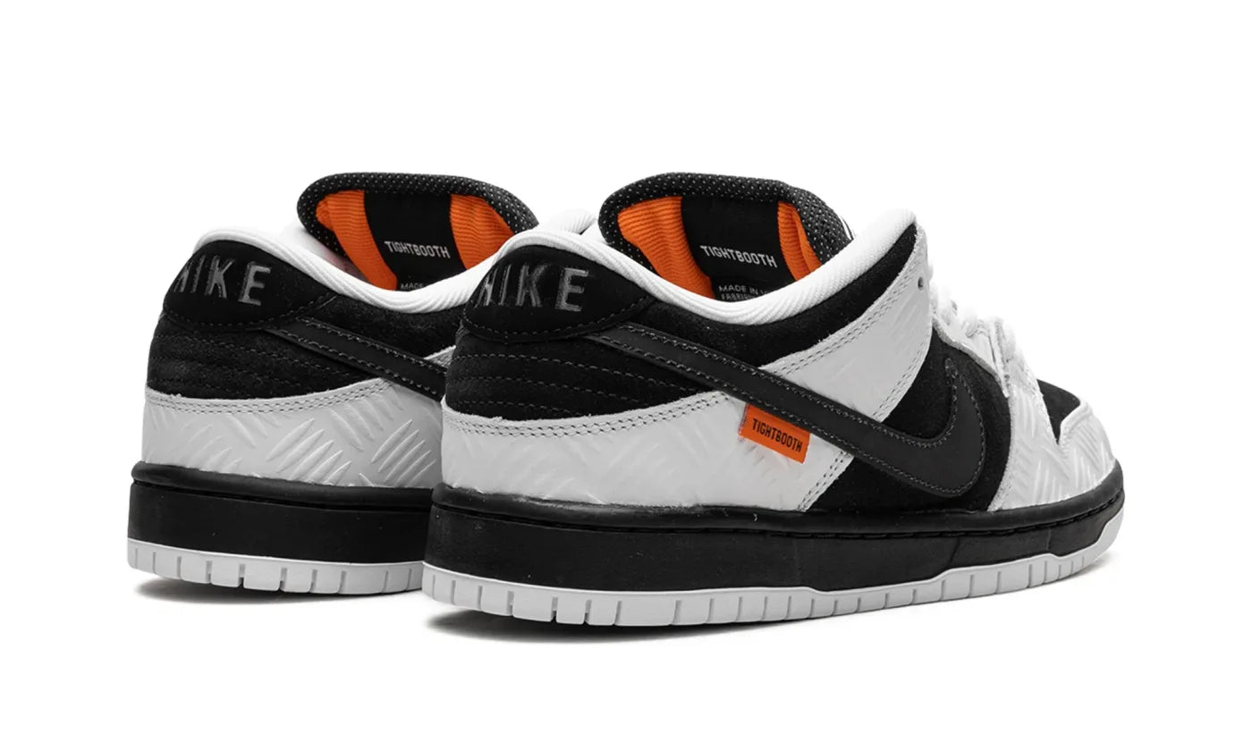 NIKE DUNK LOW SB TIGHTBOOTH