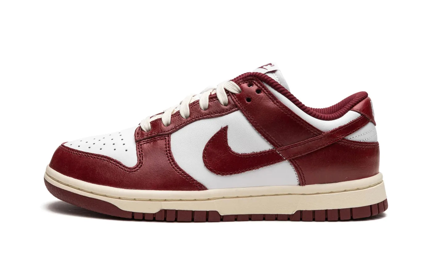 NIKE DUNK LOW PRM VINTAGE RED (W)