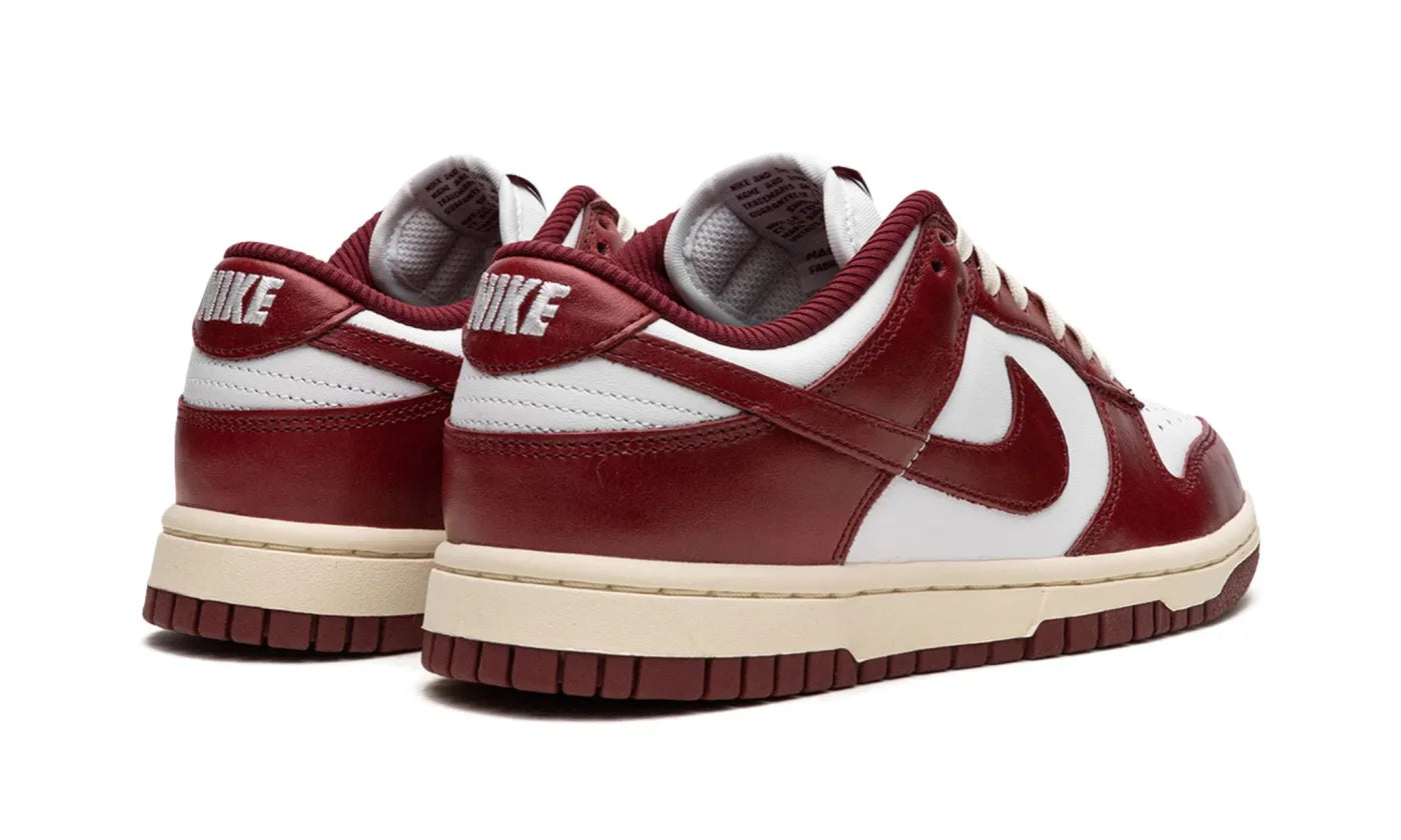 NIKE DUNK LOW PRM VINTAGE RED (W)