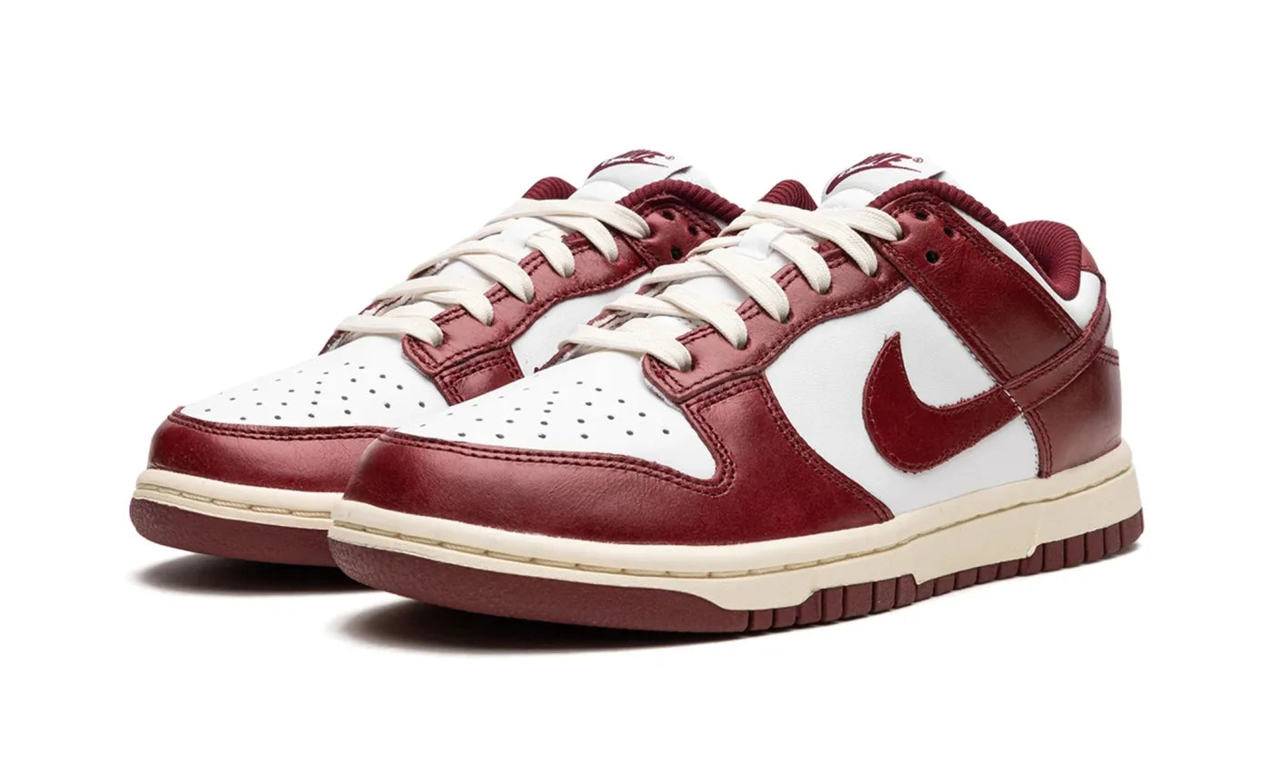 NIKE DUNK LOW PRM VINTAGE RED (W)