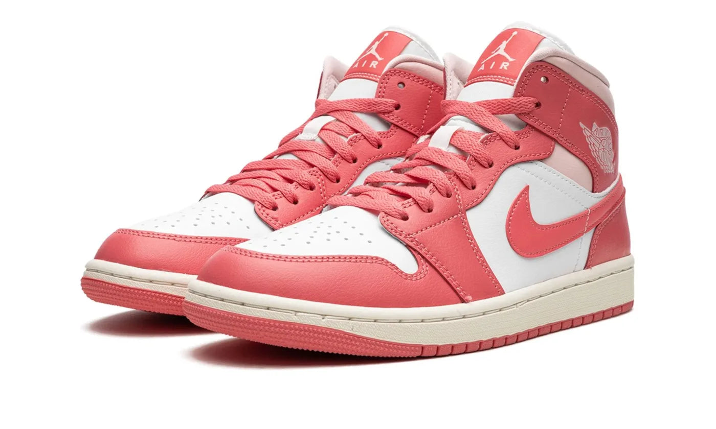 AIR JORDAN 1 MID STRAWBERRIES AND CREAM (W)