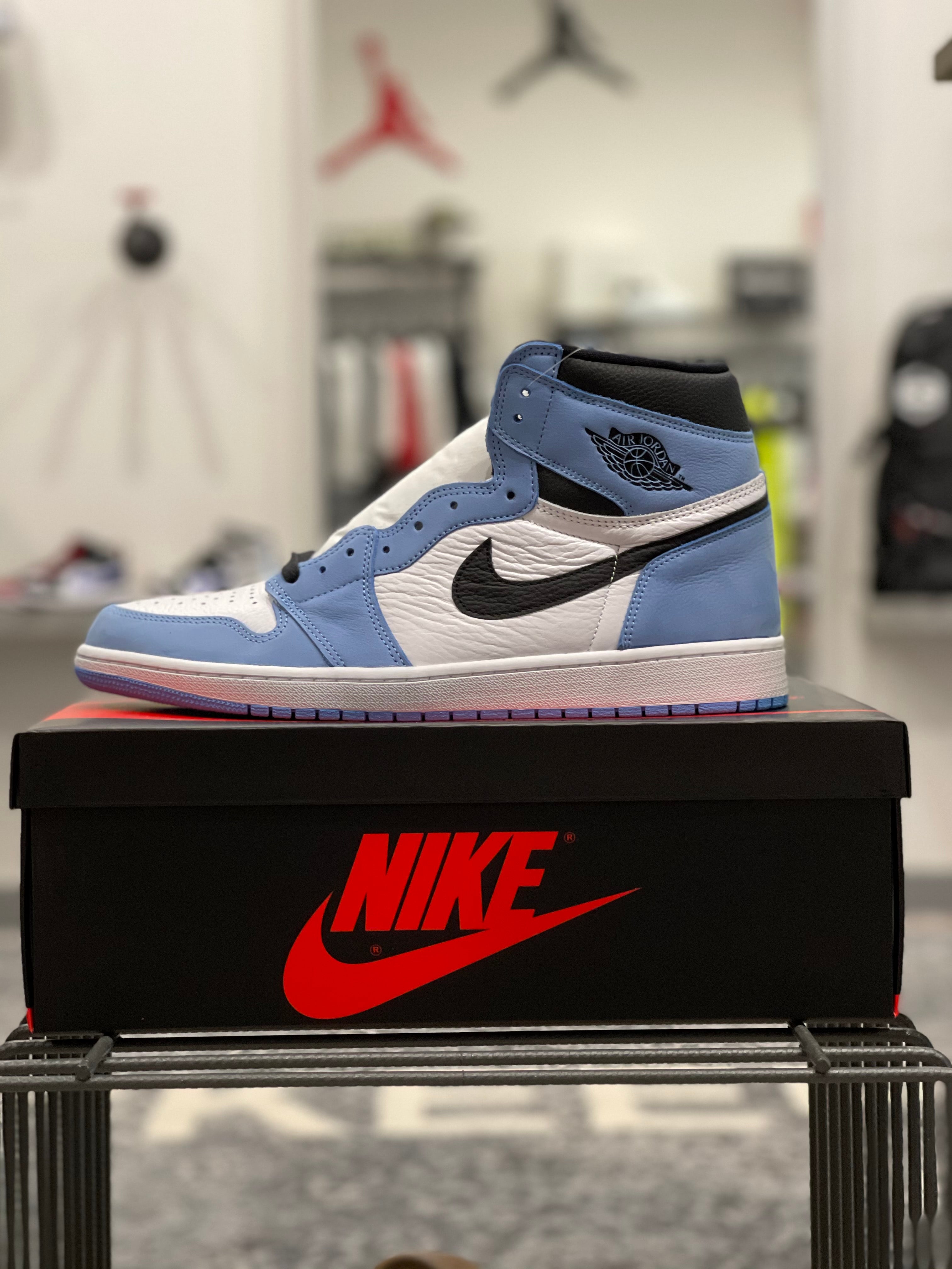 AIR JORDAN 1 HIGH UNIVERSITY BLUE