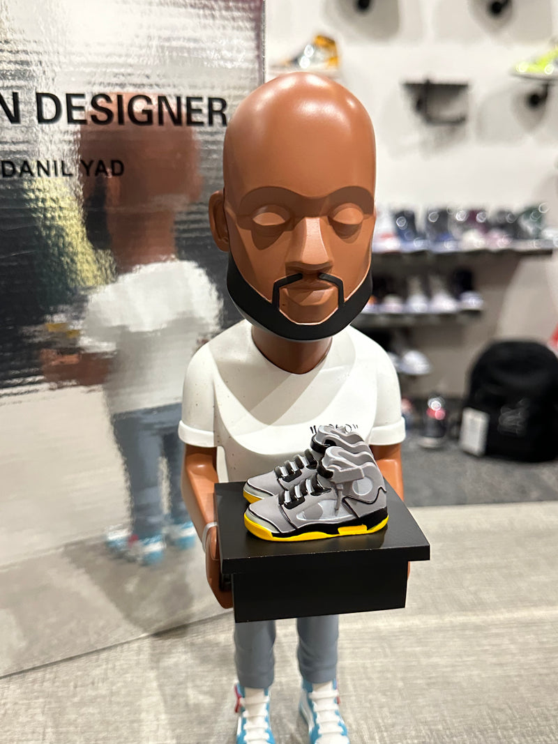 RÉPLIQUE DE LA FIGURINE DE VIRGIL ABLOH